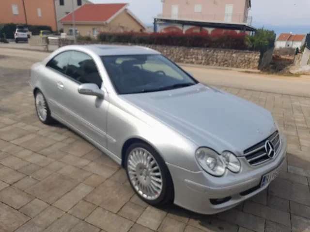 Mercedes-Benz CLK-Razred 320 CDI · 2009.