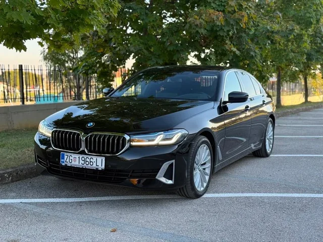 BMW Serija 5 520d · 2020.