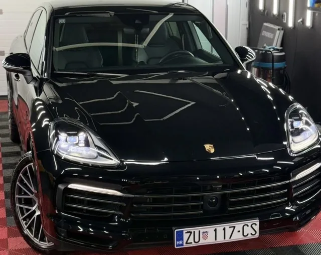 Porsche Cayenne 3.0 · 2022.
