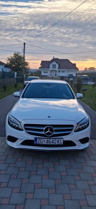 Mercedes-Benz C-Razred 220 D · 2019.