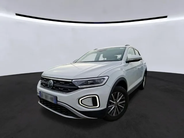 Volkswagen T-Roc 2,0 · 2022.