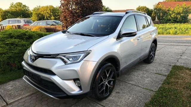 Toyota RAV4 2,0 D-4D Style. 74.000km. Full LED. Navi · 2016.